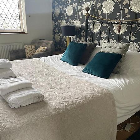 King Size Bed & En Suite Rolled Top Bath Private Lane Harrogate Dış mekan fotoğraf