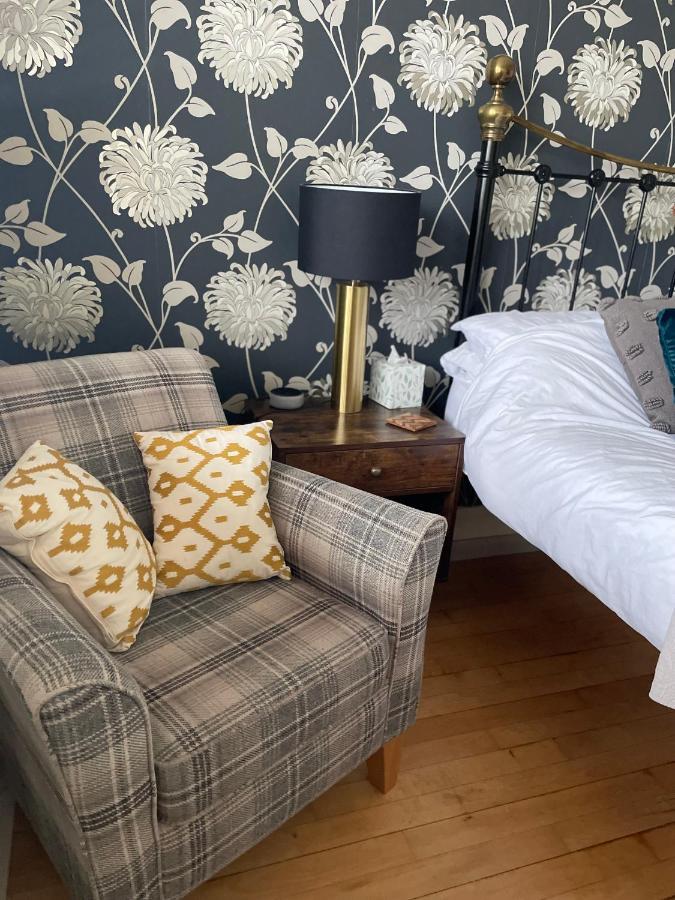 King Size Bed & En Suite Rolled Top Bath Private Lane Harrogate Dış mekan fotoğraf