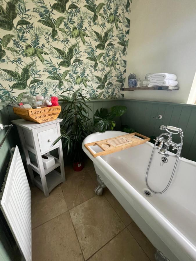 King Size Bed & En Suite Rolled Top Bath Private Lane Harrogate Dış mekan fotoğraf